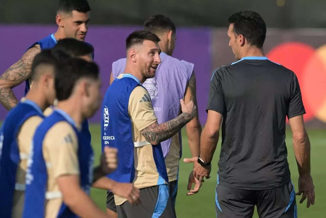 Argentina x Canadá: Scaloni confirma Messi entre os titulares