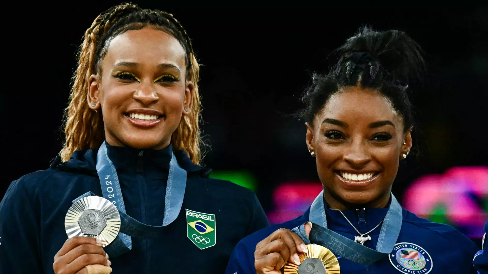 Simone Biles rasga elogios a Rebeca Andrade, no TikTok, antes da final do salto