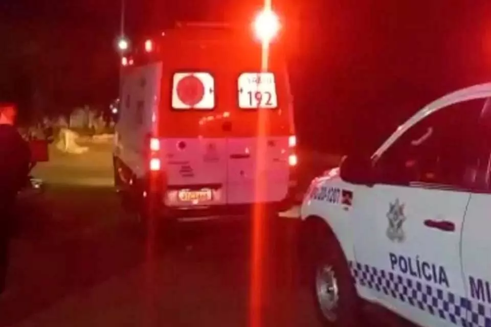 Homem é alvejado a tiros por desconhecido em caminhonete na zona Sul