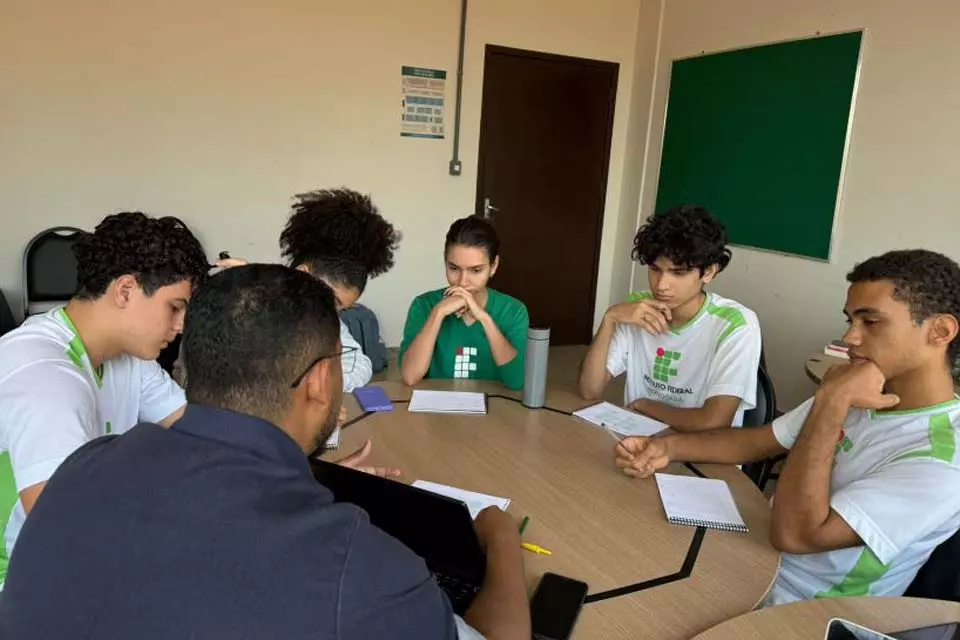 Equipe “Jovens Tech” do Campus Ariquemes recebe preparação para nova etapa no Desafio Liga Jovem do SEBRAE