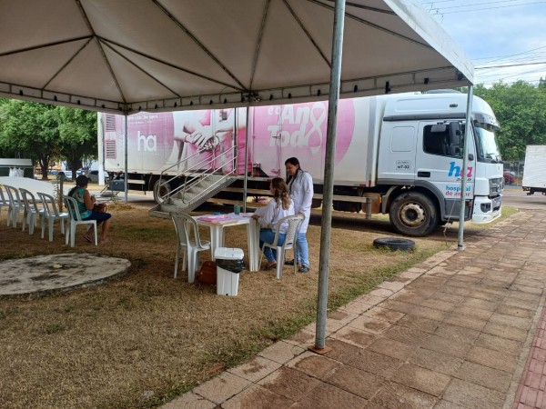 Carreta do Hospital do Amor está realizando atendimentos em Colíder