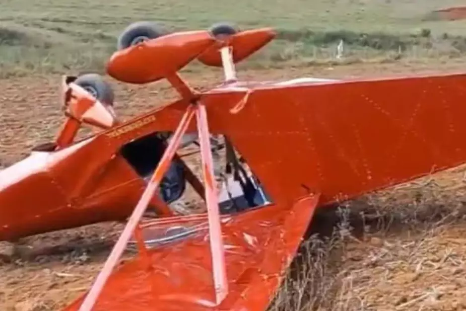 Avião cai em fazenda na Zona da Mata e piloto foge sem acionar PM e bombeiros