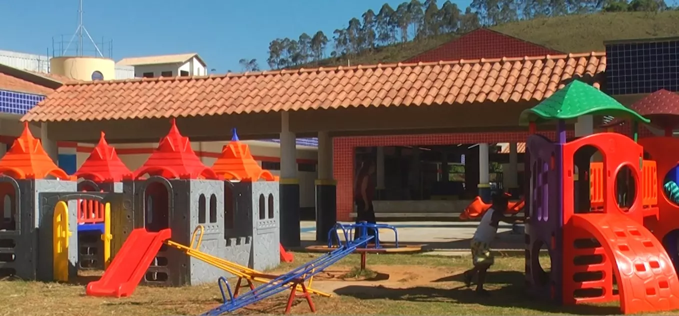 Vídeo: creche do Bairro Santo Antônio recebe novos brinquedos