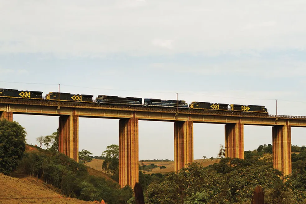 MRS tem vagas em curso gratuito de operação ferroviária para moradores da região