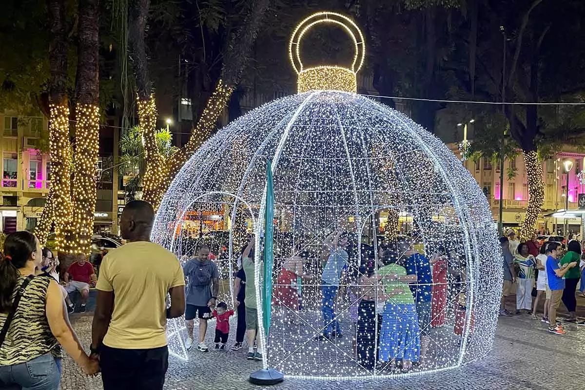 Luzes de Natal são acesas no Parque Halfeld, Calçadão e na Rio Branco em Juiz de Fora