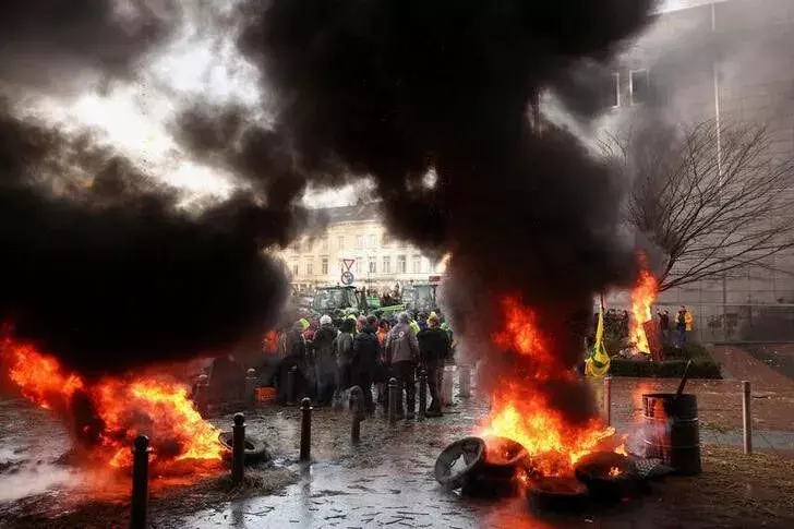 Protestos de agricultores se espalham pela Europa