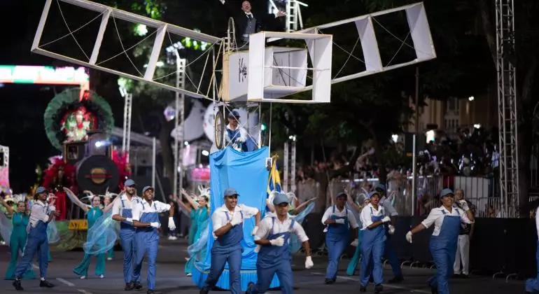 Com homenagem a Alberto Santos Dumont Estrela do Vale é a campeã do Carnaval BH 2024