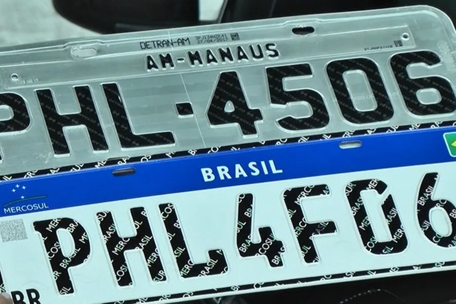 Placa Mercosul deve mudar mais uma vez para exibir cidade e estado