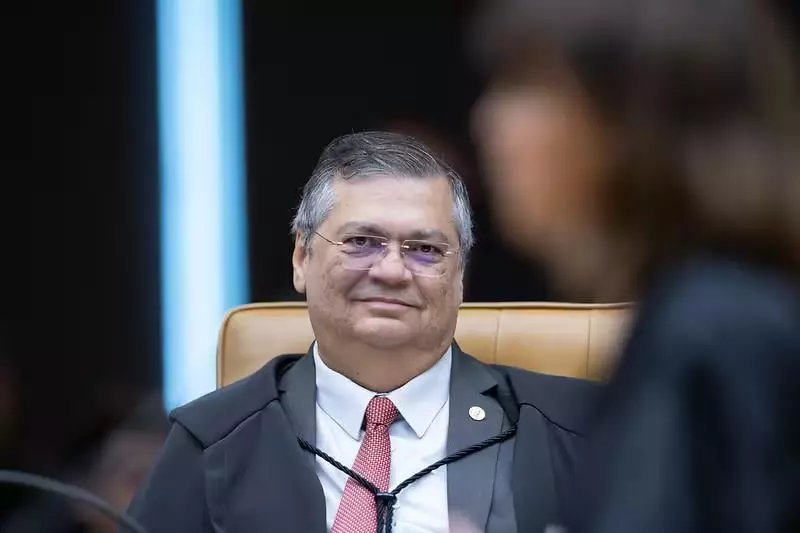 Dino manda para plenário ação sobre bloqueio de WhatsApp