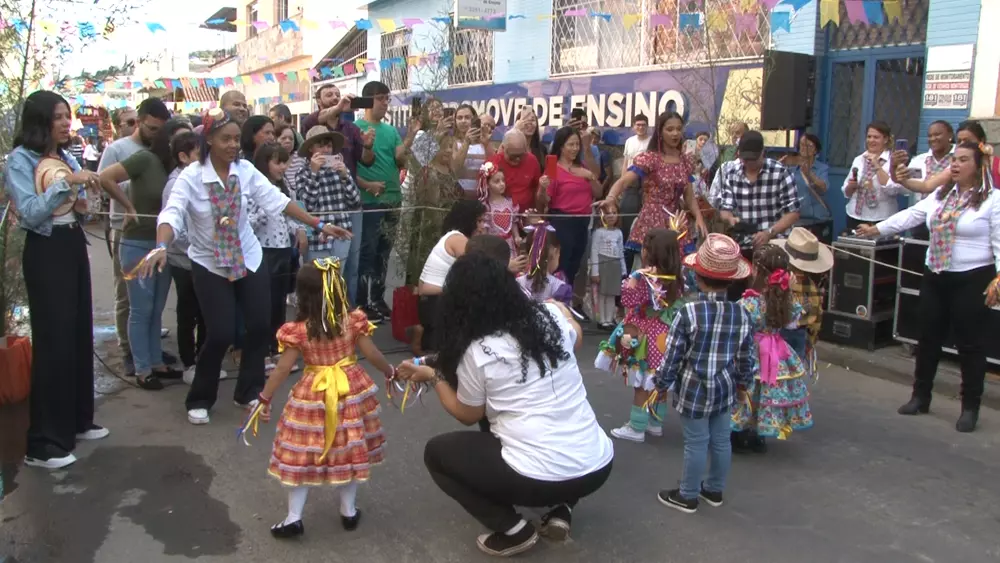 Vídeo: Instituto Promove Encanta com Festa da Roça Repleta de Alegria e Tradição