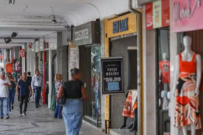 Comércio em MG avança 1,7% em maio e fica acima da média nacional; entenda por quê