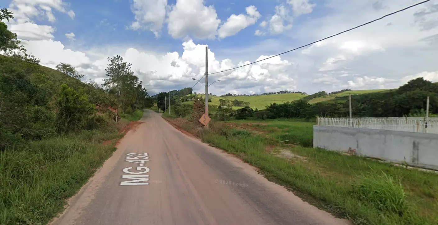 Motociclista de 50 anos morre após sofrer acidente na MG-452 entre Oliveira Fortes e Santos Dumont