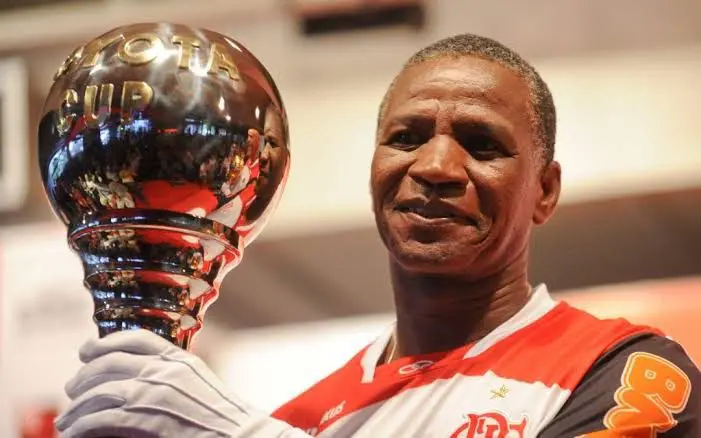 Adílio, ídolo e campeão do mundo pelo Flamengo, morre aos 68 anos