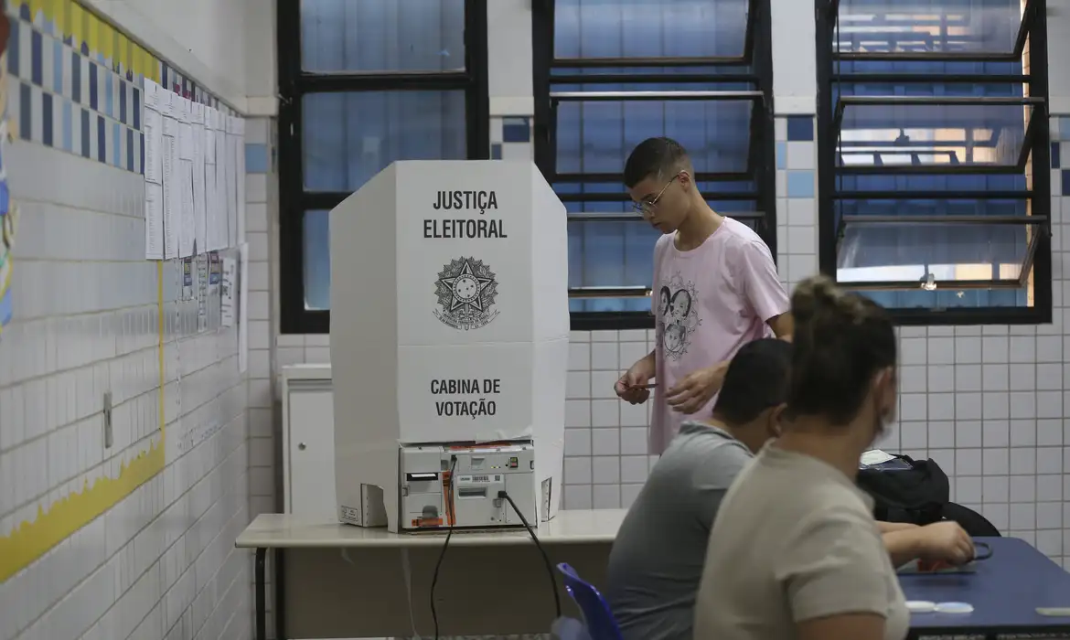 Número de eleitores de 16 e 17 anos em Santos Dumont aumenta em relação à última eleição municipal