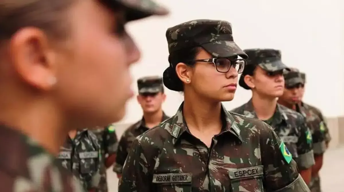 Alistamento militar feminino passará a ser permitido de maneira voluntária a partir de 2025