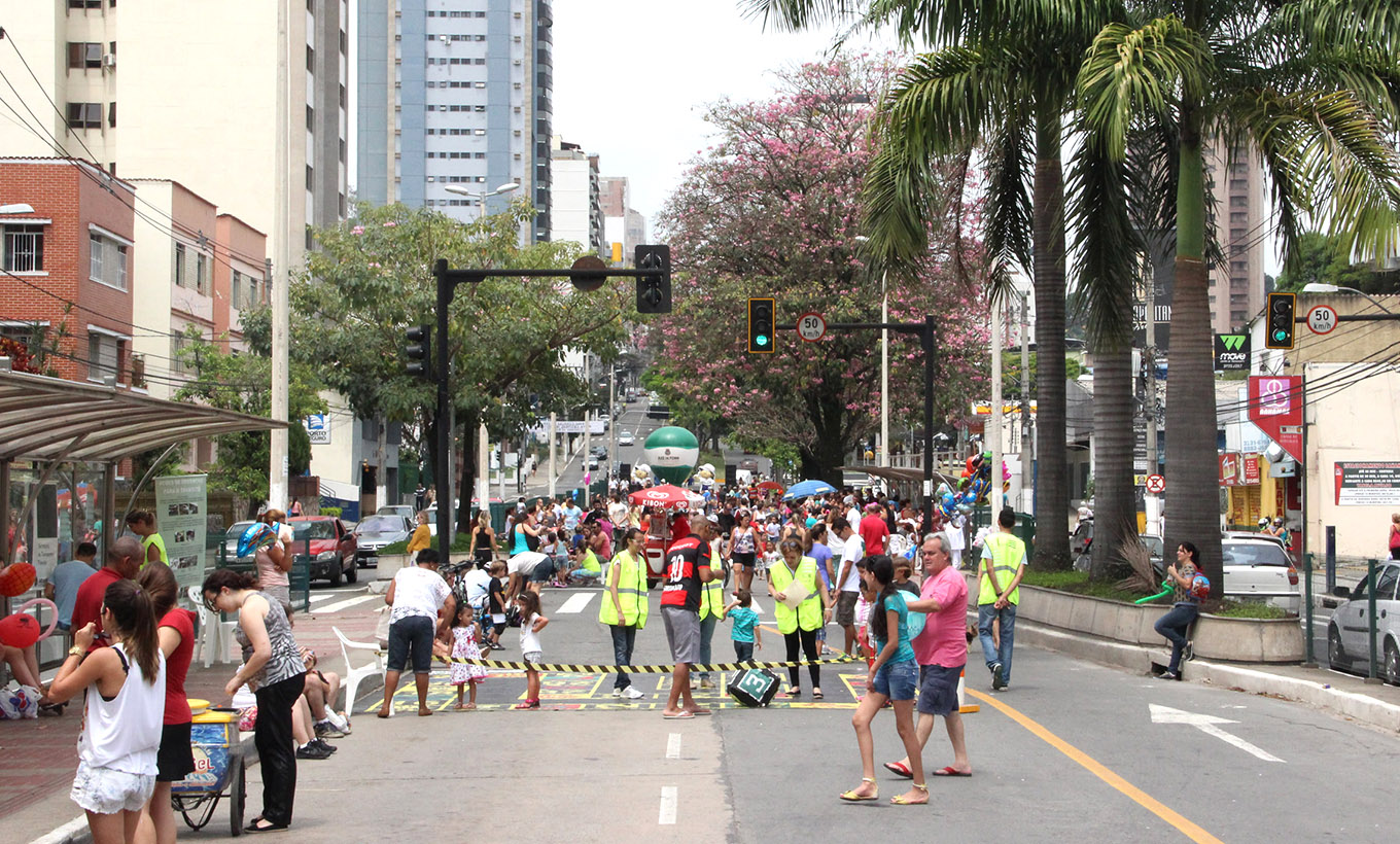 Fechamento de ruas centrais aos domingos e feriados vira lei em Juiz de Fora