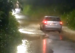 Vídeo: chuva deixa pontos de alagamentos em Santos Dumont