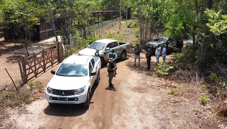 MPCE realiza operação para fiscalizar obras e construções irregulares no Distrito de Visgueiros, no Crato