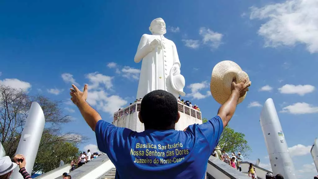 Restos mortais do Padre Cícero podem ser exumados em 2024 para processo de beatificação