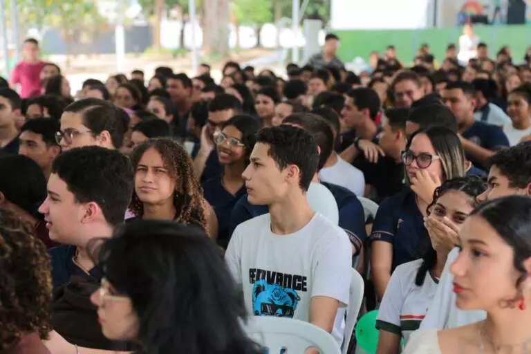 Segundo encontro do “Esquenta Enem” reúne 500 alunos em aulão final para o Exame