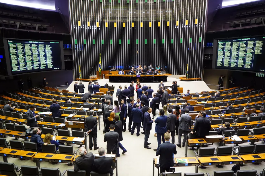 Reforma tributária: Câmara aprova texto-base em 1º turno