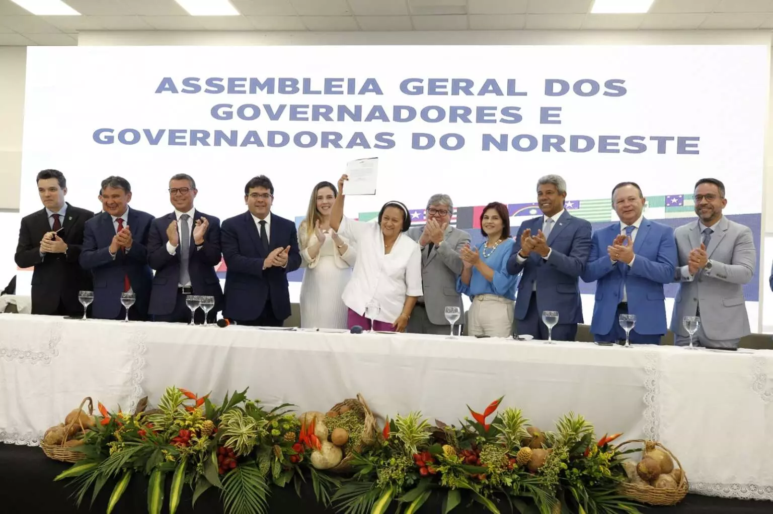 Fátima Bezerra, governadora do RN, toma posse como primeira mulher à frente do Consórcio Nordeste