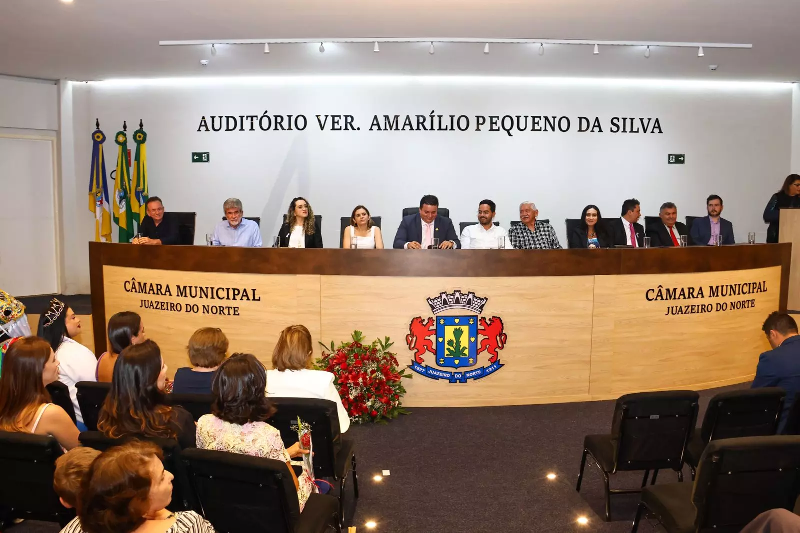 Câmara de Juazeiro do Norte homenageia 27 mulheres com a Medalha Presidenta Dra. Yanny Brena