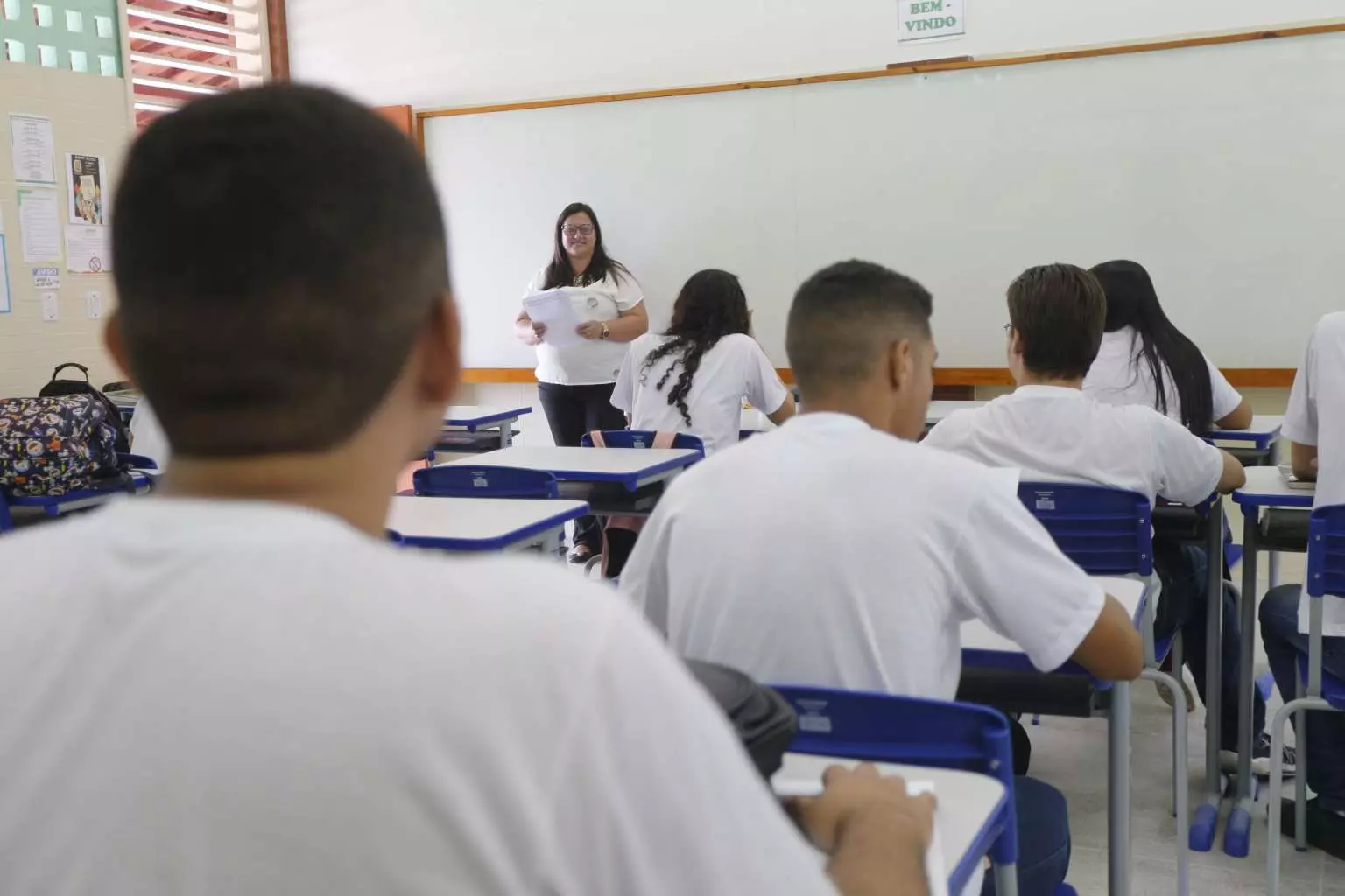 Reajuste salarial dos professores da Educação Básica do Ceará será superior ao piso nacional do magistério, anuncia governador Elmano