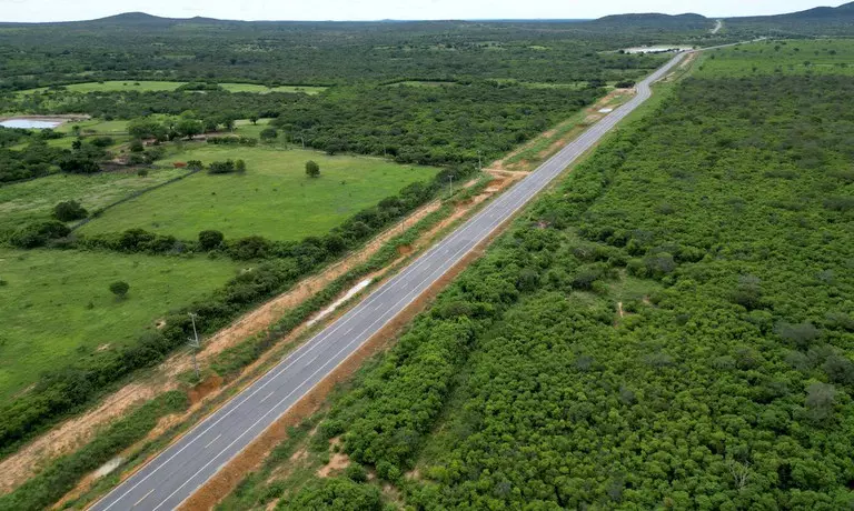 Governo Federal finaliza trecho de obra da BR-235 na Bahia com recursos do Novo PAC