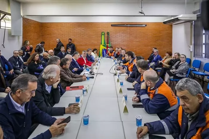 AÇÃO EMERGENCIAL:  Ministro da Casa Civil se reúne com prefeitos do Rio Grande do Sul para tratar de moradias