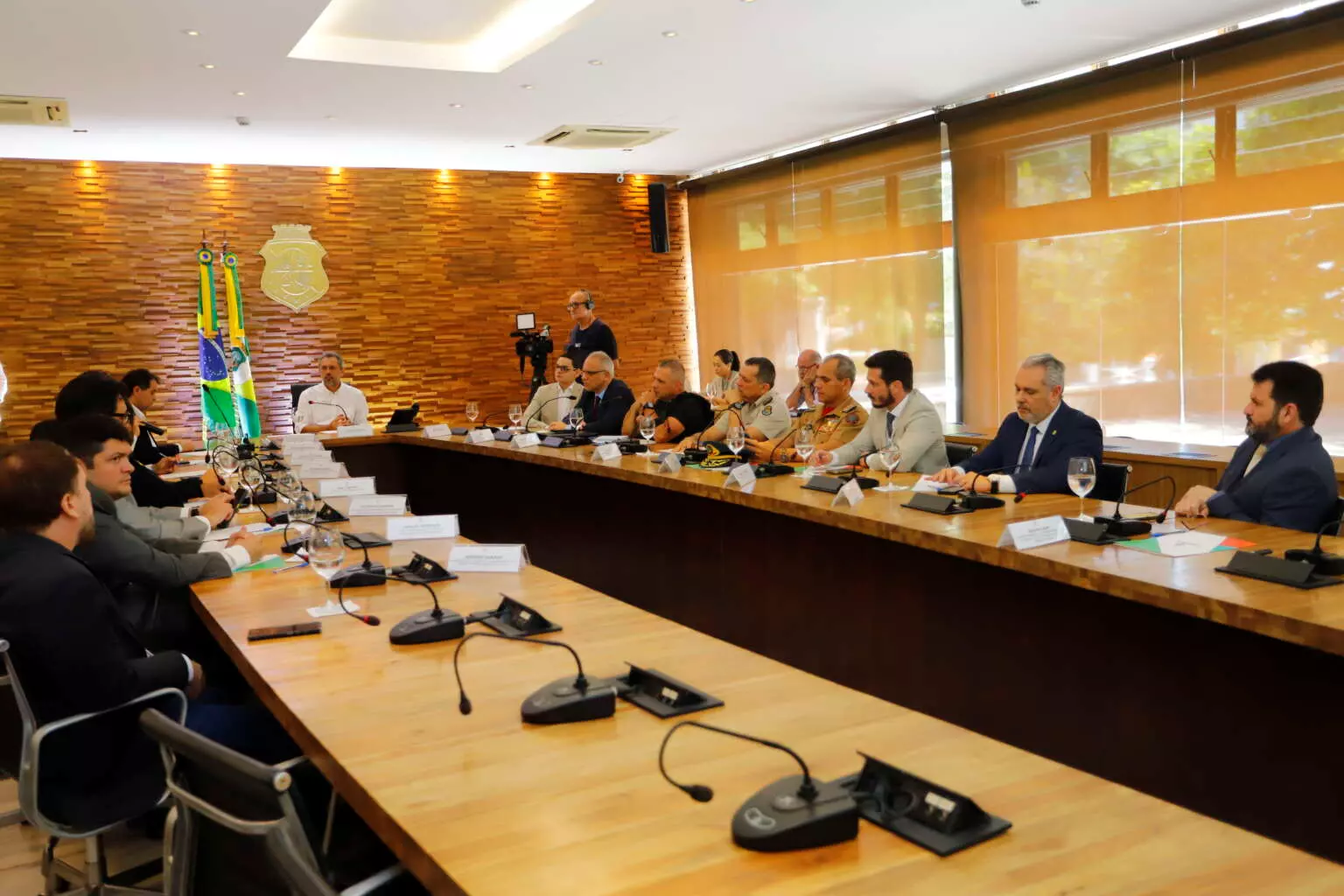 Governador Elmano anuncia cinco medidas após primeira reunião do Comitê Estratégico de Segurança Integrada do Ceará