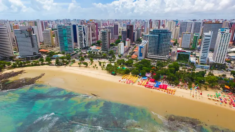 No próximo domingo (27), eleitores de quatro capitais nordestinas retornam às urnas para decidir quem governará suas cidades nos próximos quatro anos.