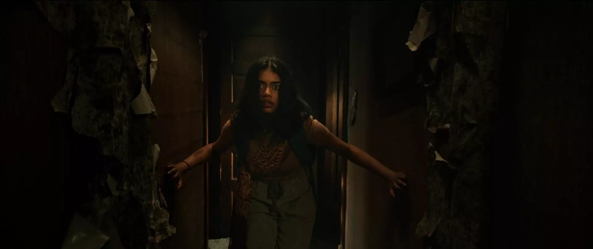 |Crírica| 'Não Abra!' (2023) - Dir. Bishal Dutta