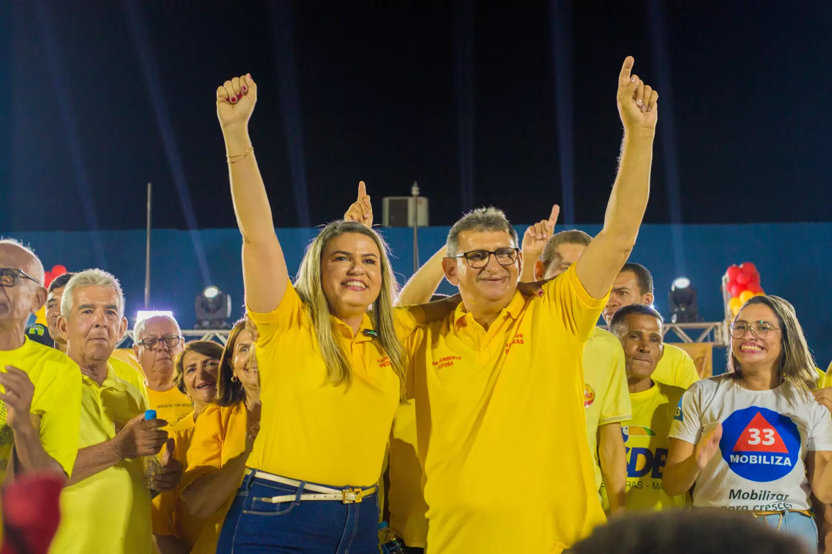 PEDREIRAS: CONVENÇÃO GIGANTESCA OFICIALIZA A CHAPA DR. HUMBERTO E KATYANE LEITE