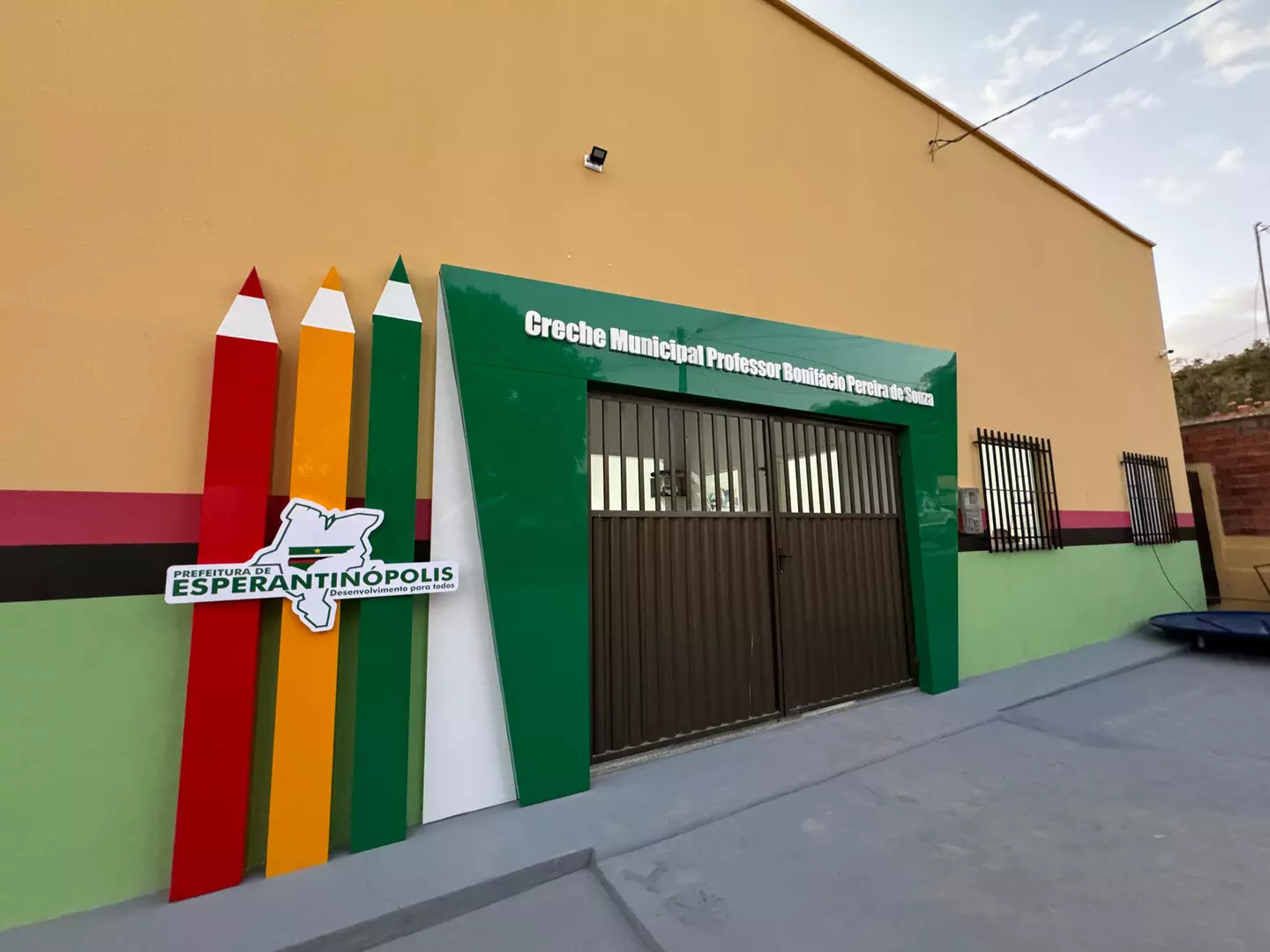 ESPERANTINÓPOLIS: ALUISINHO INAUGURA CRECHE PROFESSOR BONIFÁCIO MODERNA E ACONCHEGANTE