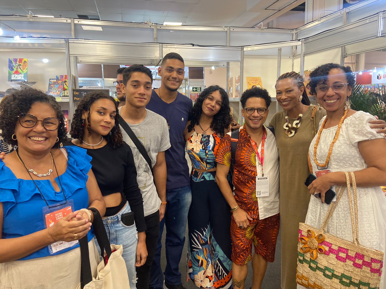 Professora Vitalina participa da Bienal do Livro e defende a realização de feira literária em Camaçari