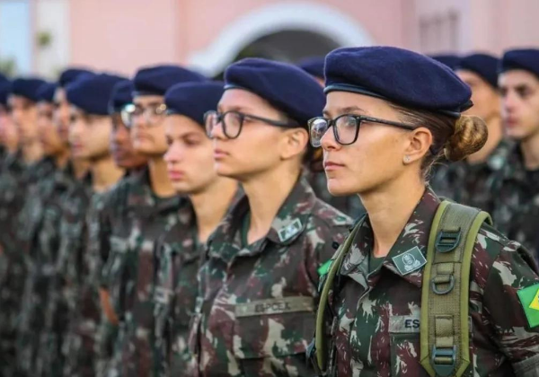 Governo publica decreto que autoriza alistamento militar feminino