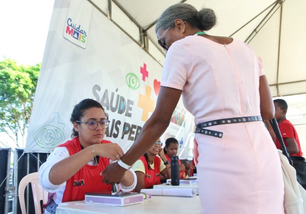 CAMAÇARI : Governo do Estado atenderá mais de 10 mil pessoas em Feiras de Saúde