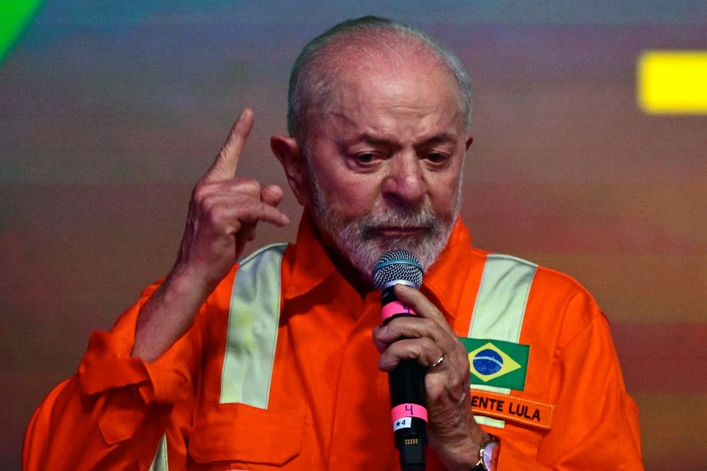 ‘Imbecis’, diz Lula sobre quem apoia privatizar a Petrobras