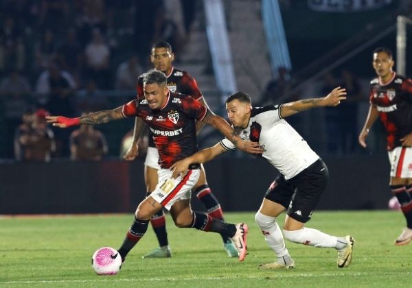 Na briga pelo G-4, São Paulo vence o Vasco e abre cinco pontos do Bahia