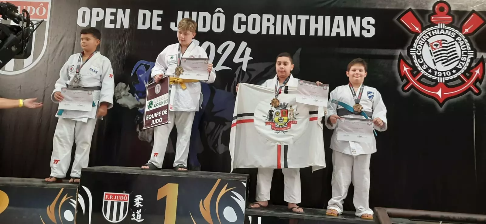 Atletas participam do Open de Judô