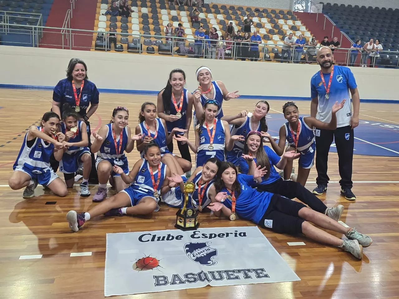 Basquete feminino Sub-13 do Esperia conquista o 1º lugar na série prata