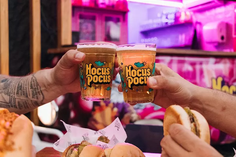 IPA Day na Hocus Pocus: bar lança novas cervejas com direito à brinde e hambúrguer escolhido pelo público