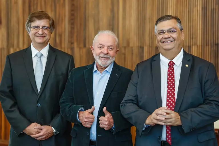 Presidente Lula indica Flávio Dino ao STF e Paulo Gonet à PGR