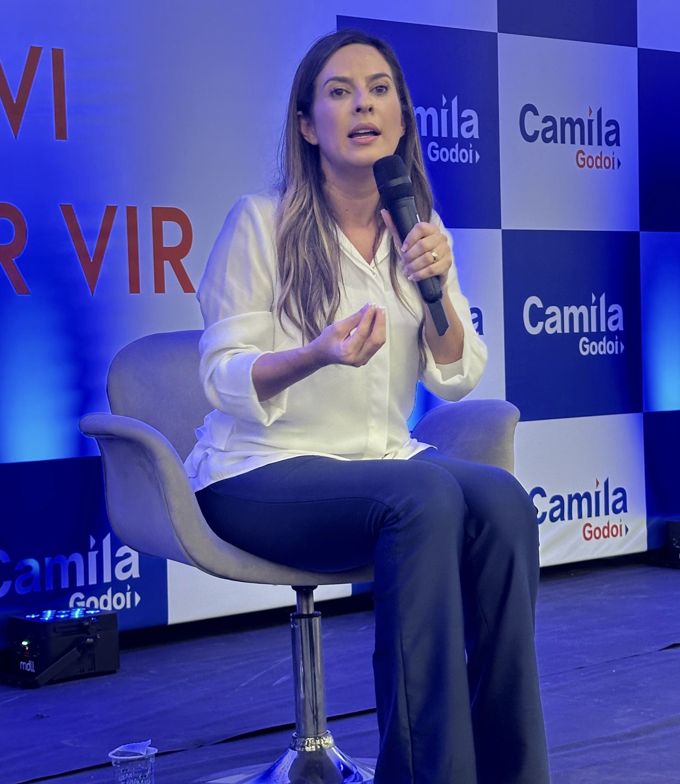 Camila Godói, reafirma que é Pré-Candidata a Prefeita de Itapevi em coletiva de imprensa