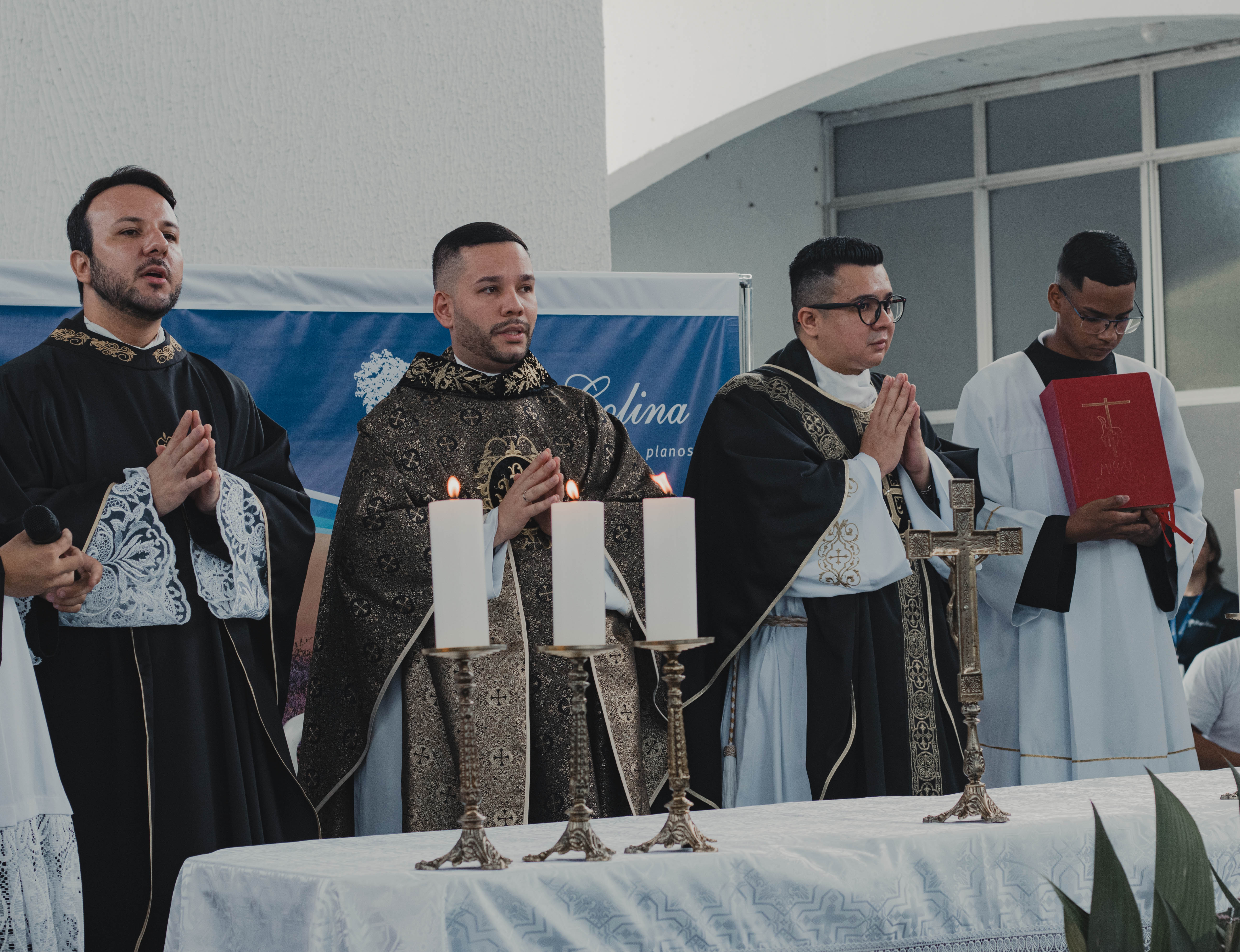 Grupo Colina promove homenagens de Dia de Finados em cemitérios de Cotia