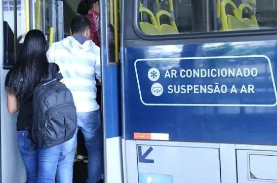 Reajuste de tarifas de ônibus tem reações contrárias