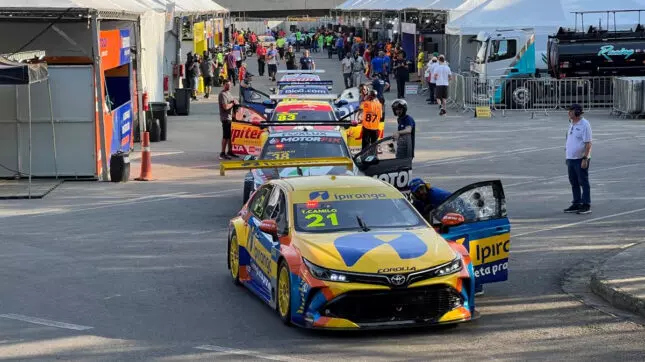 Os motores da Stock Car roncam