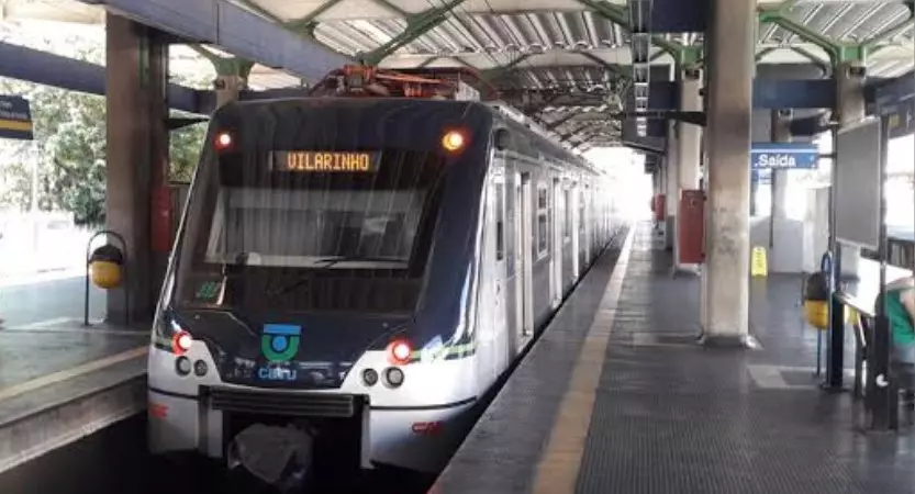 Metrô começa a ser espichado