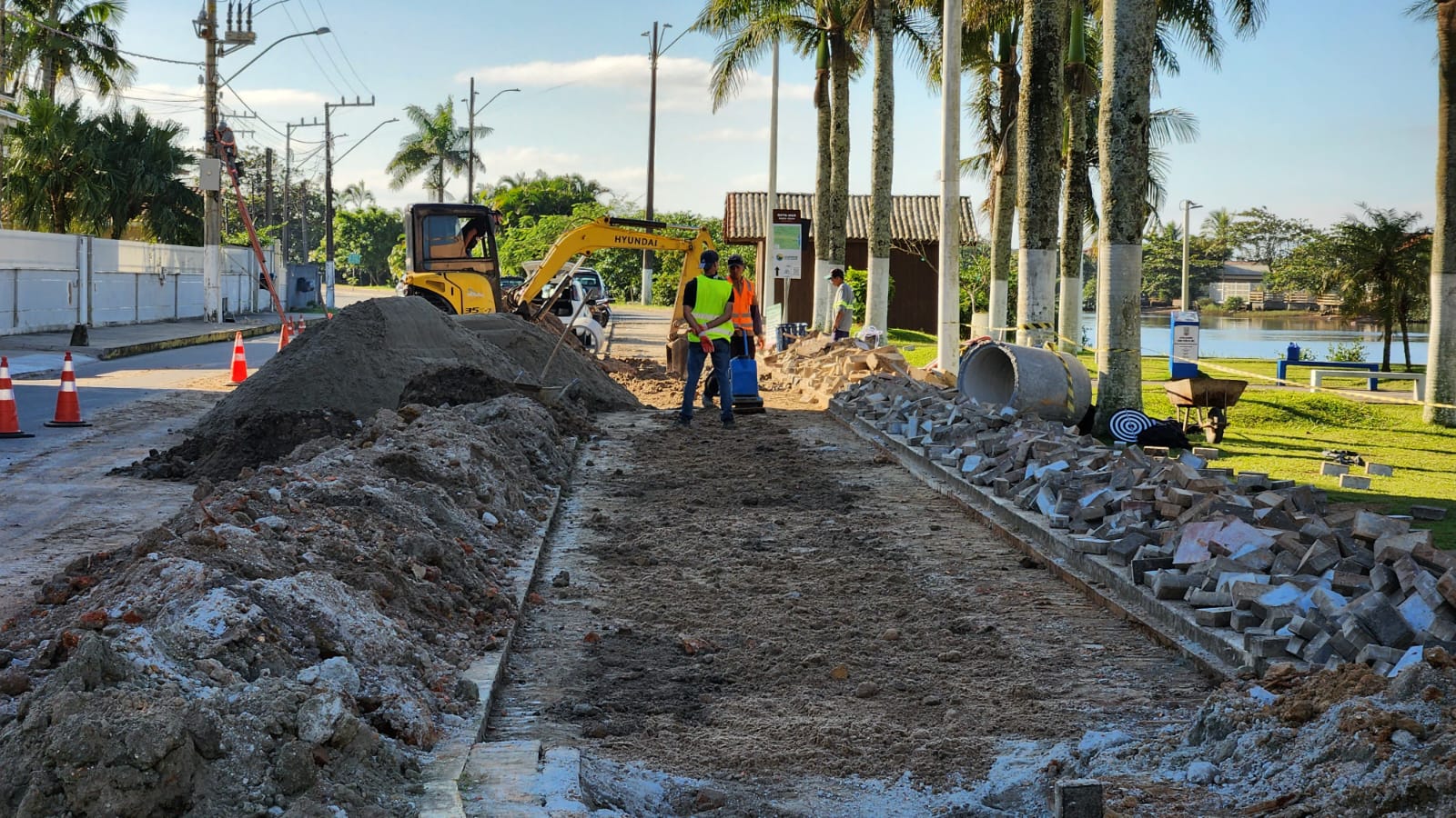 Obra de Drenagem no Cruzamento das Ruas Paraná com Santa Catarina e Plácido Gomes